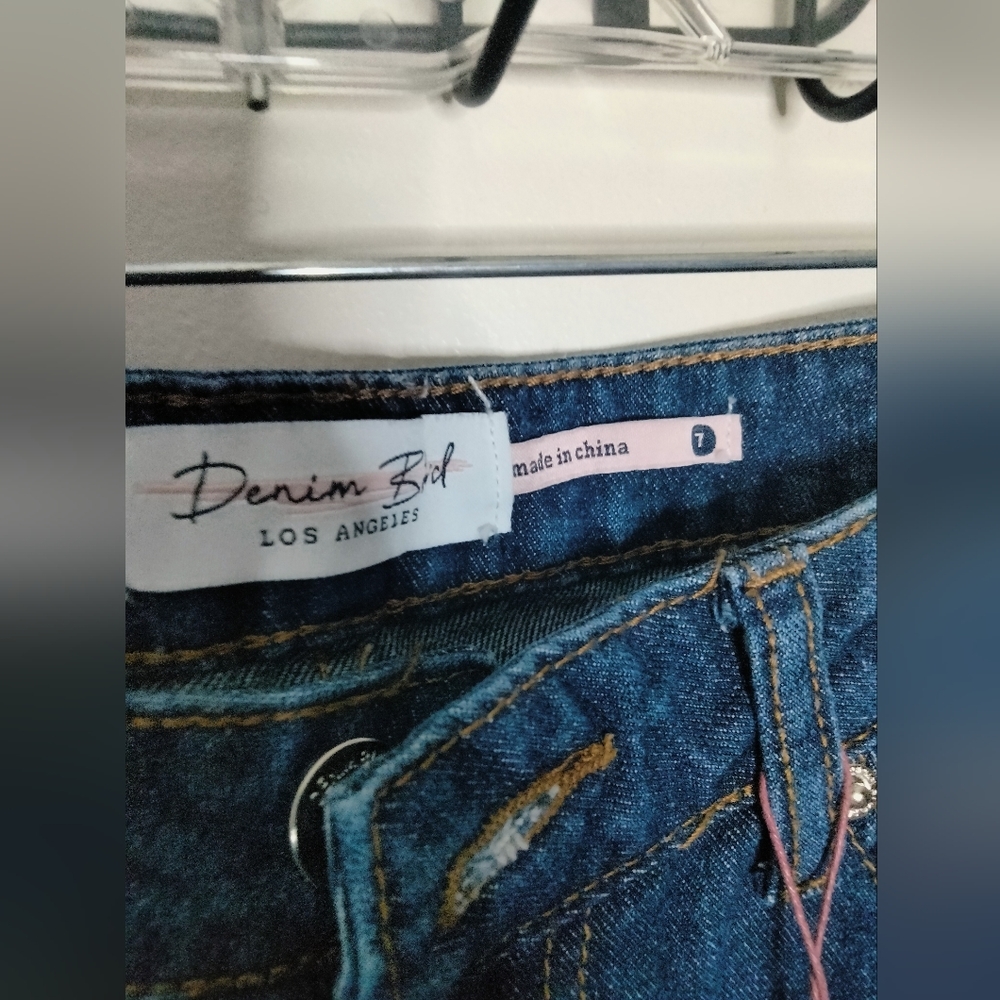 Denim Blvd Los Angeles (Size 7) Boyfriend Distressed Denim Jeans (NWT) - Picture 2 of 9